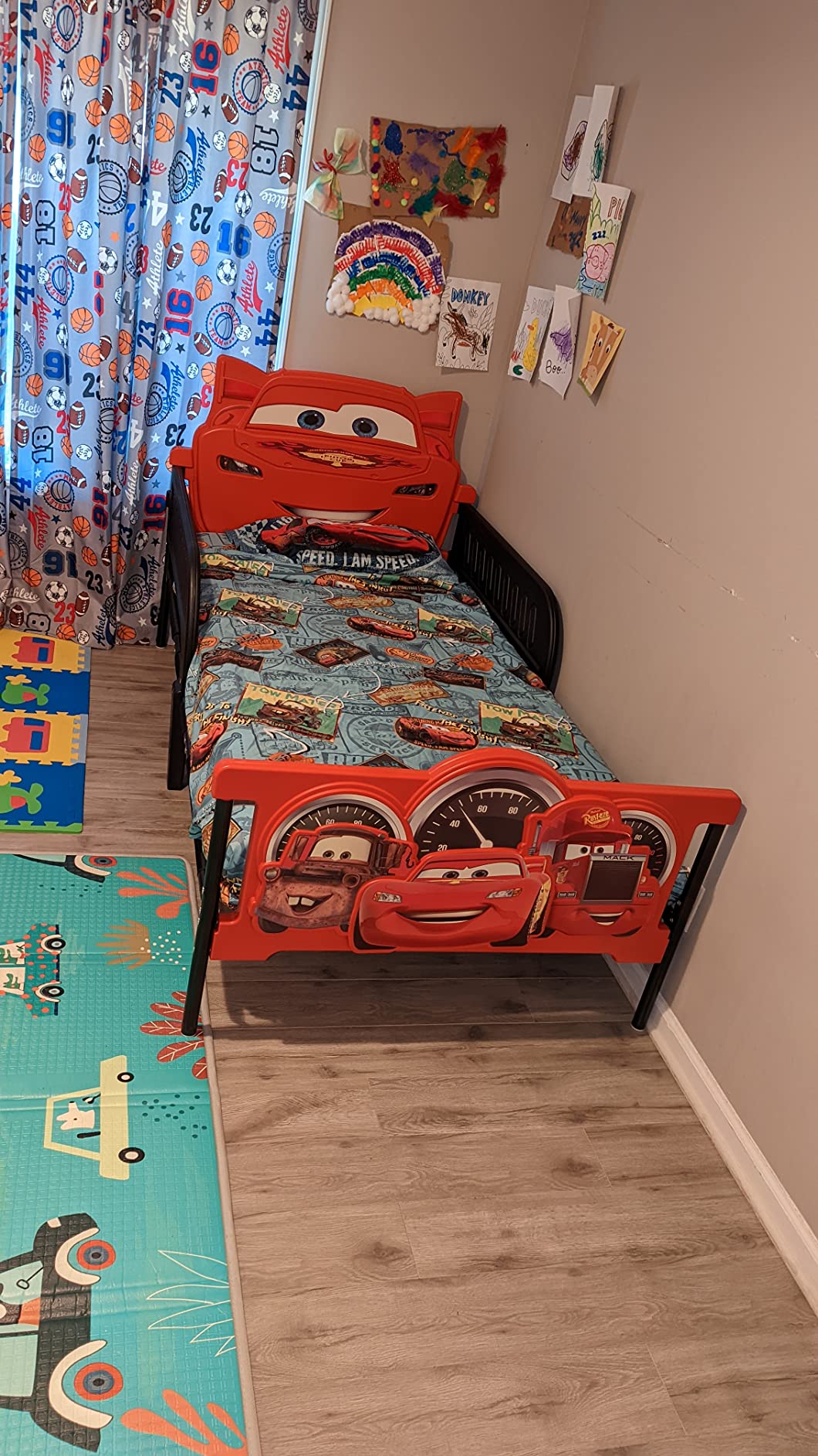 【Furniture】Marvel Spider-Man Plastic 3D-Footboard Twin Bed by Delta Children