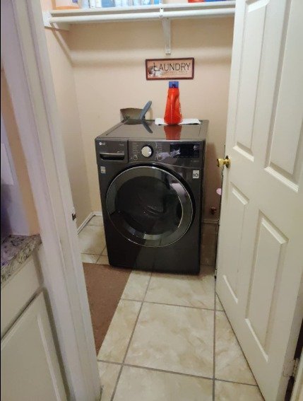 LG TurboWash 360 with AI DD V9 F4V909BTSE WiFi-enabled 9 kg 1400 Spin Washing Machine - Black